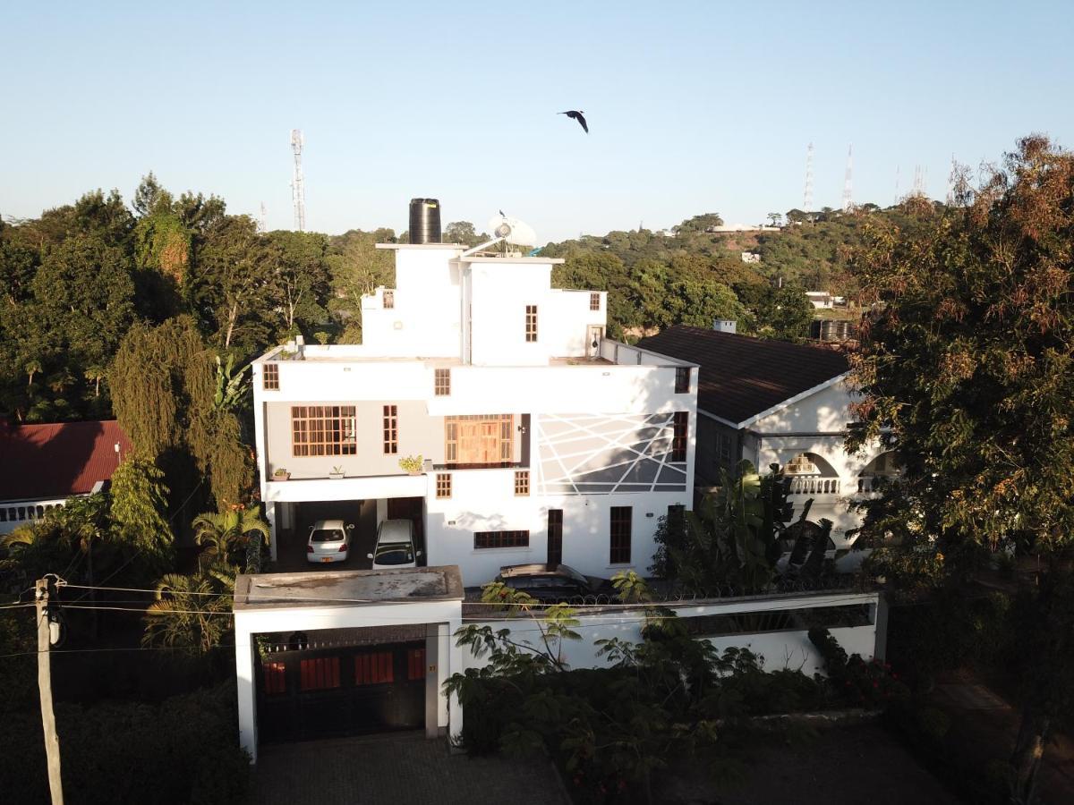 Arusha Royal Bed & Breakfast Ngoại thất bức ảnh